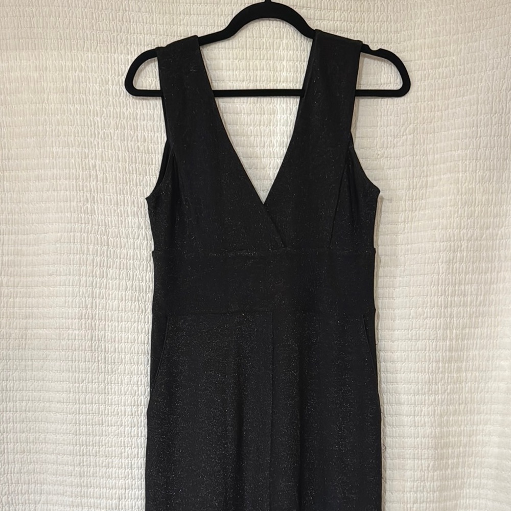 ! EUC BCBGeneration Black Glitter V-Neck Sheath Jumpsuit Sz Medium!